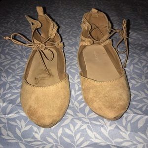 Tan flats